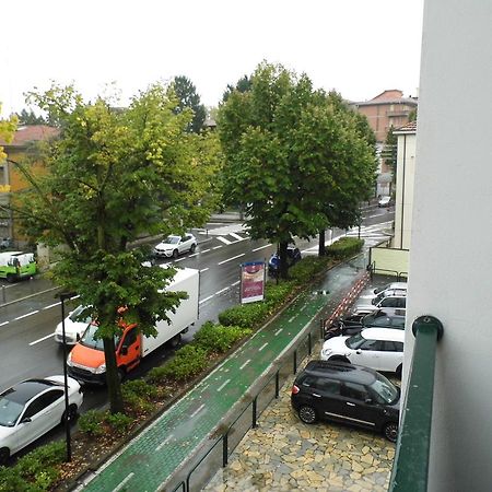 Bilocale Mentana 21 Apartman Parma Kültér fotó