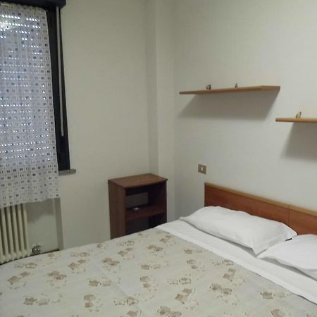 Bilocale Mentana 21 Apartman Parma Kültér fotó