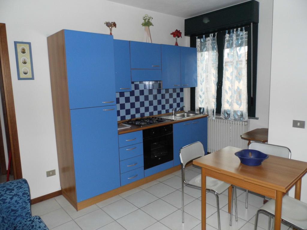 Bilocale Mentana 21 Apartman Parma Kültér fotó