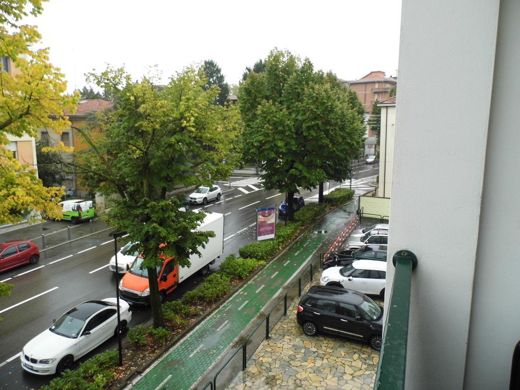 Bilocale Mentana 21 Apartman Parma Kültér fotó
